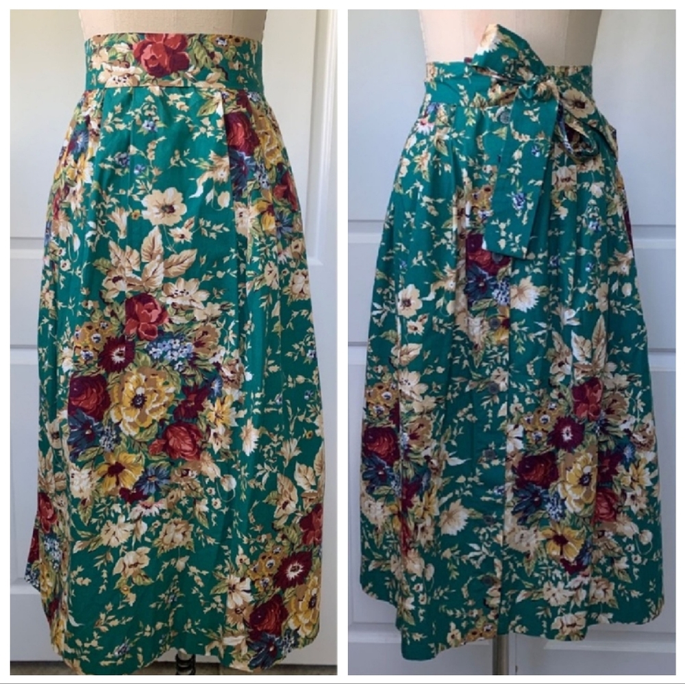 Susan Bristol Pleated Floral Skirt